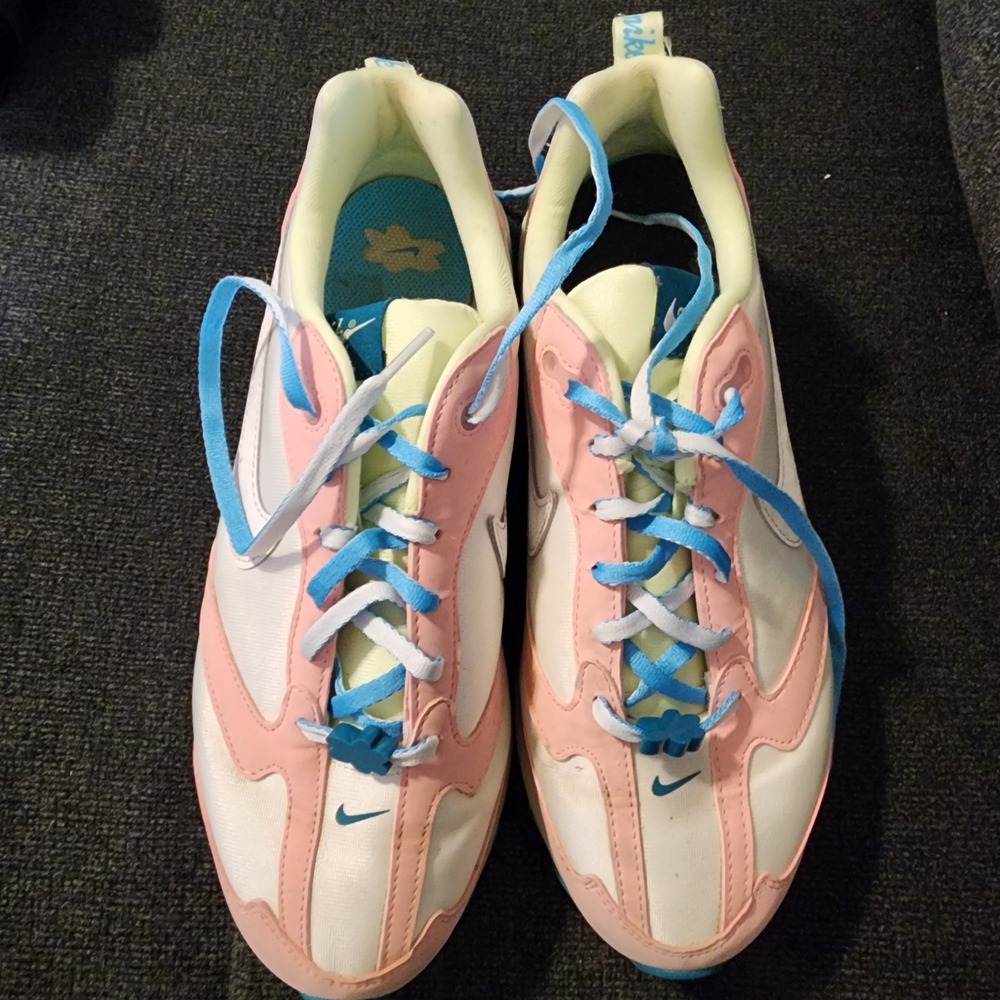 Nike Air Dawn Sz 10 Womans Multicolor Athletic Sneakers.